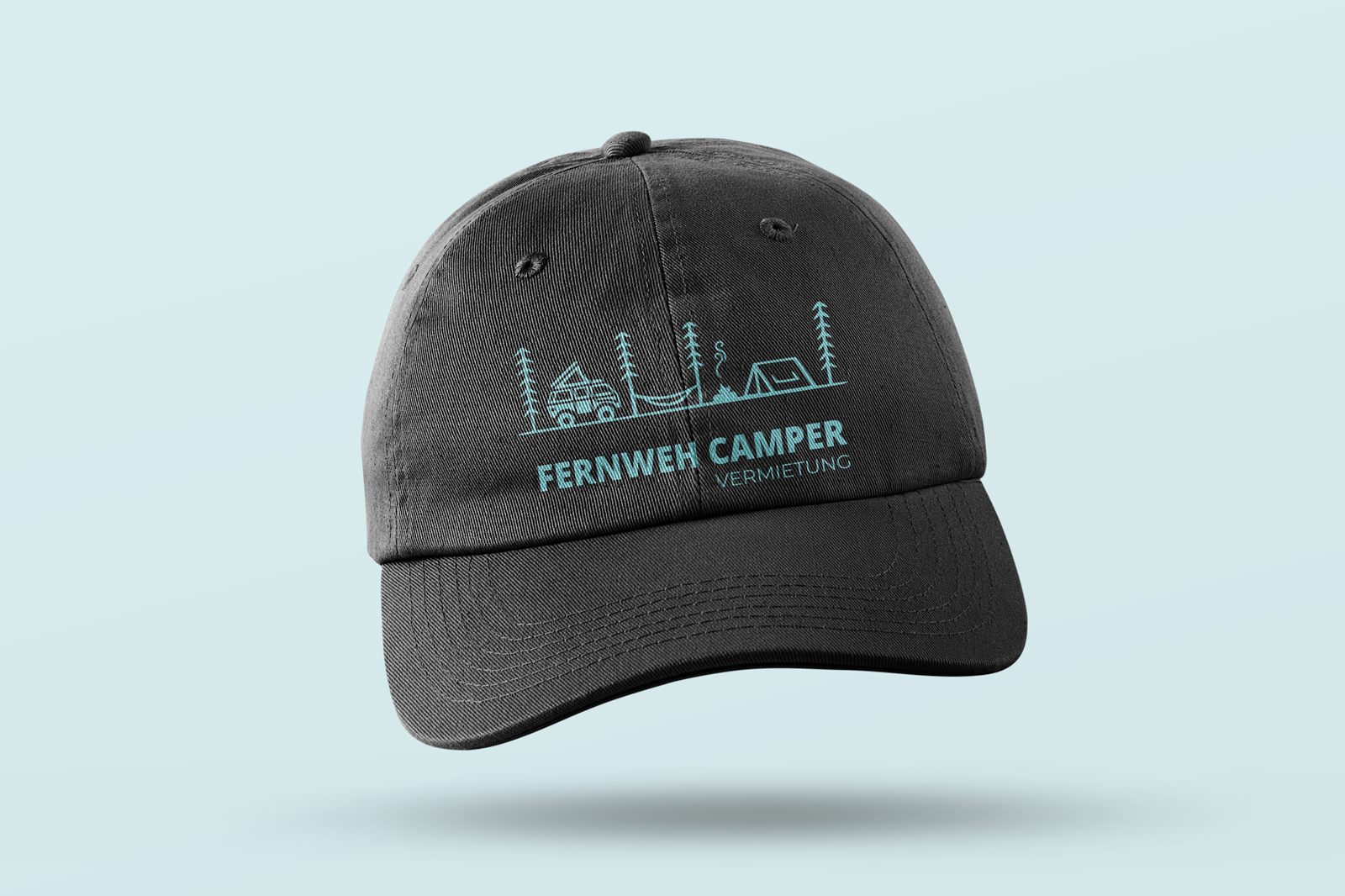 Eine Basecap mit dem Logo von Fernweh Camper Vermietung