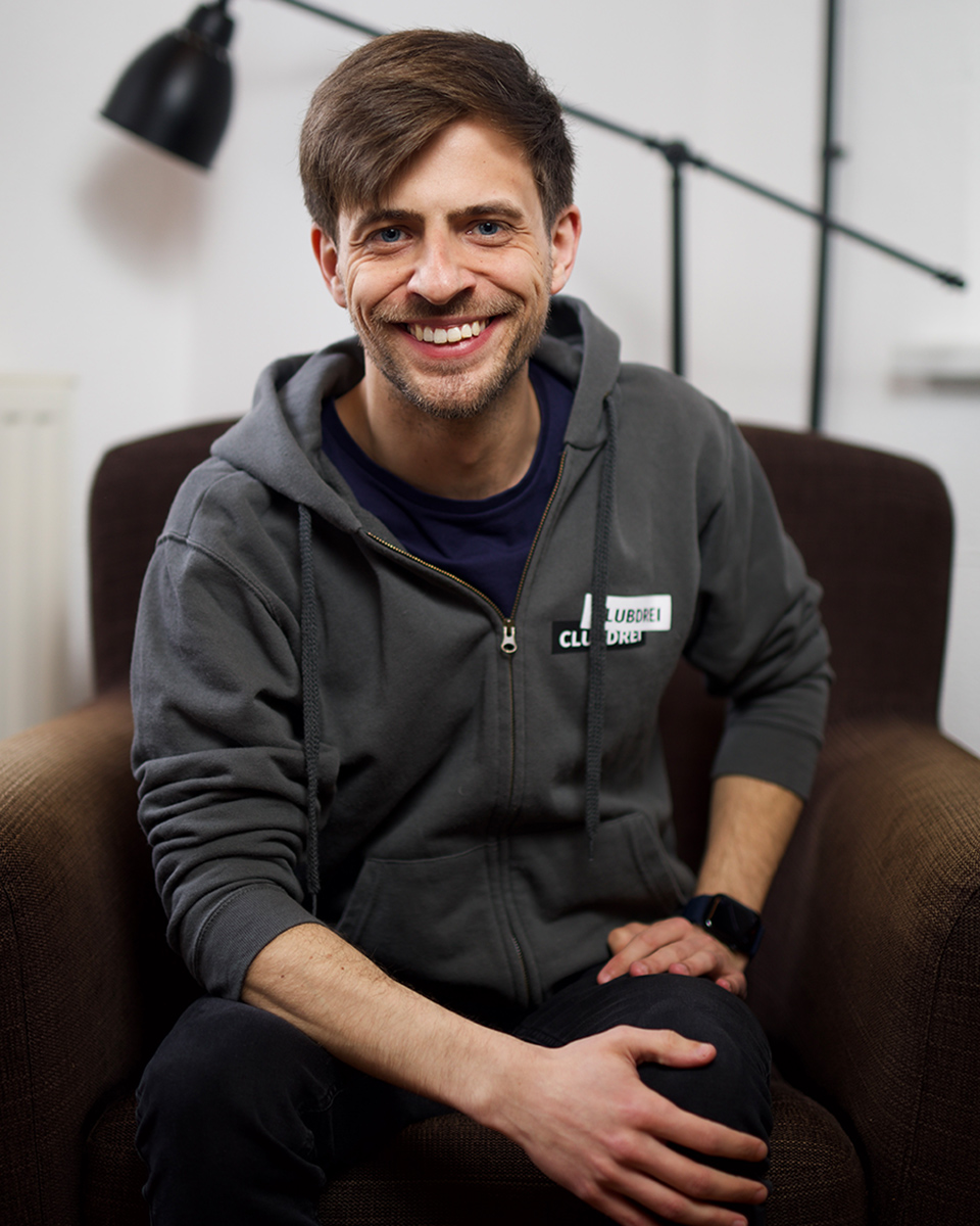 Aleks, Entwickler