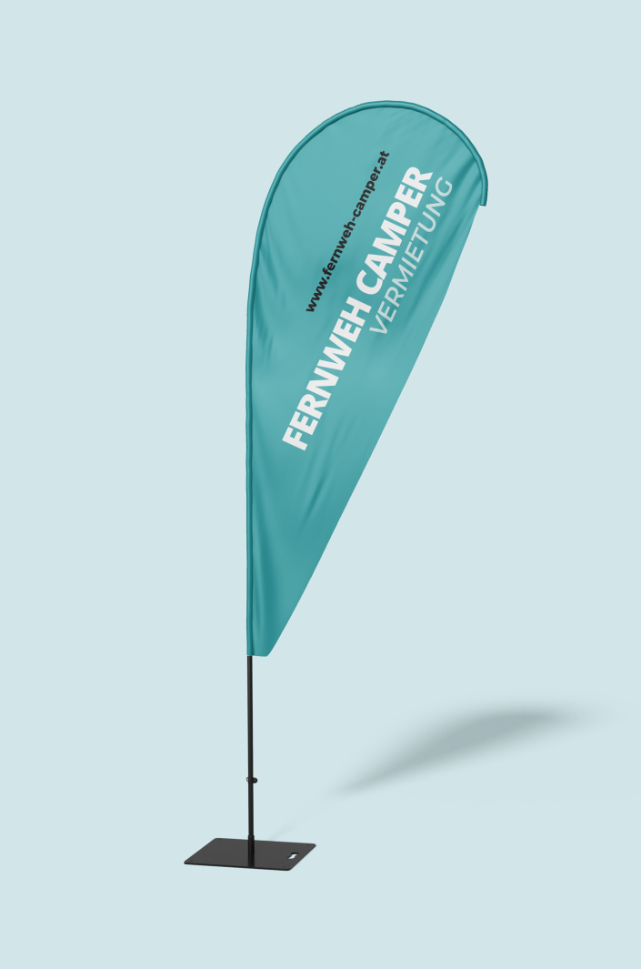 teardrop-flag-mockup-2 Eine Beachflag mit Fernweh Camper Logo